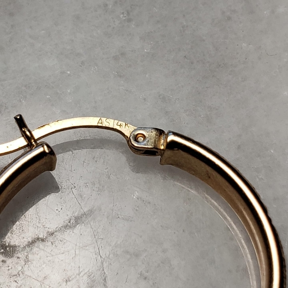 14k Solid Yellow Gold Vintage 1980's Earrings - Picture 2 of 4